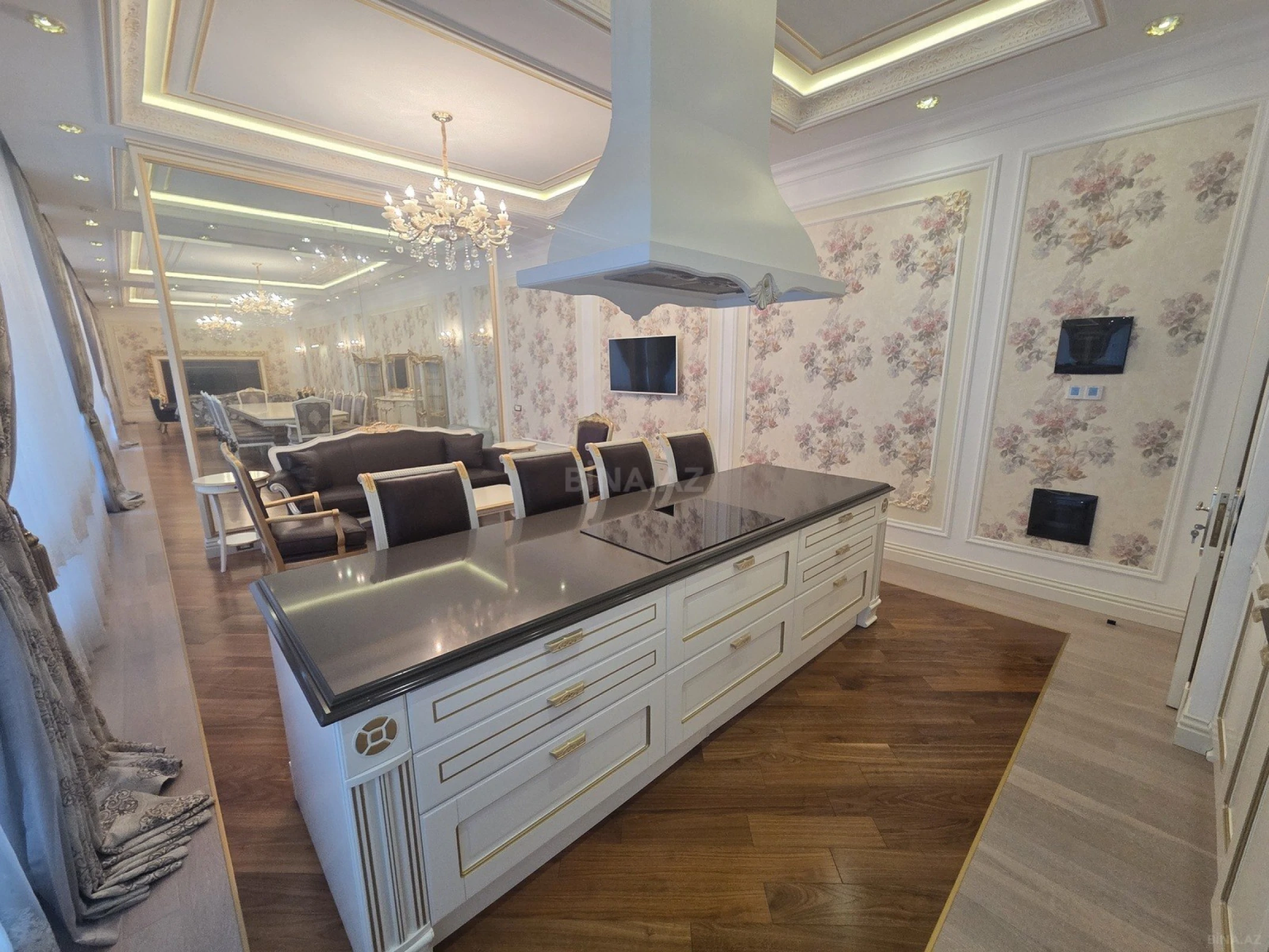 Kirayə verilir 9 otaqlı həyət evi 800 m²