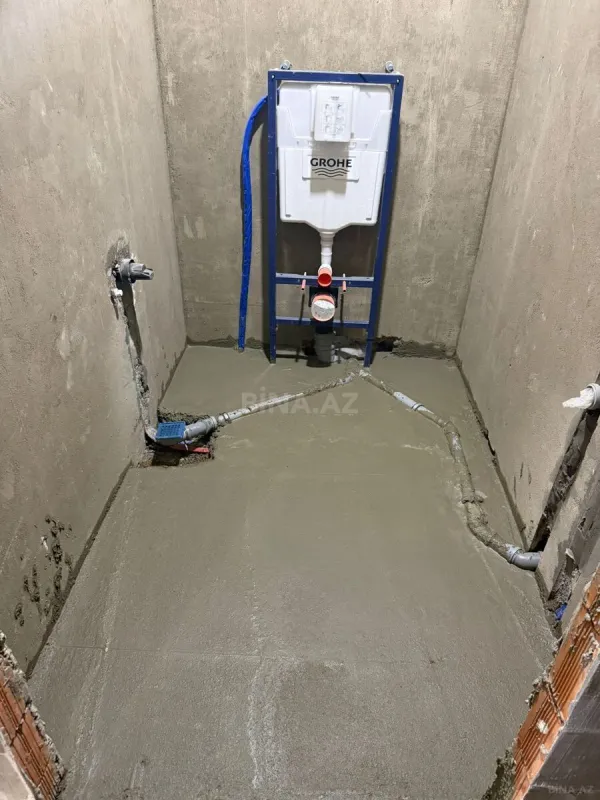 Satılır 4 otaqlı mənzil 230 m²