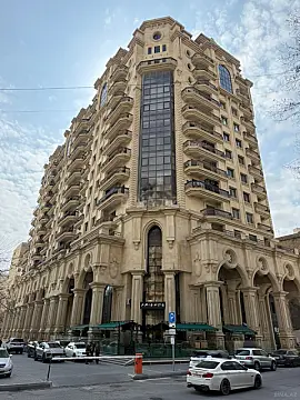 Satılır 4 otaqlı mənzil 230 m² — Bakı 4 otaq 230.00 m²