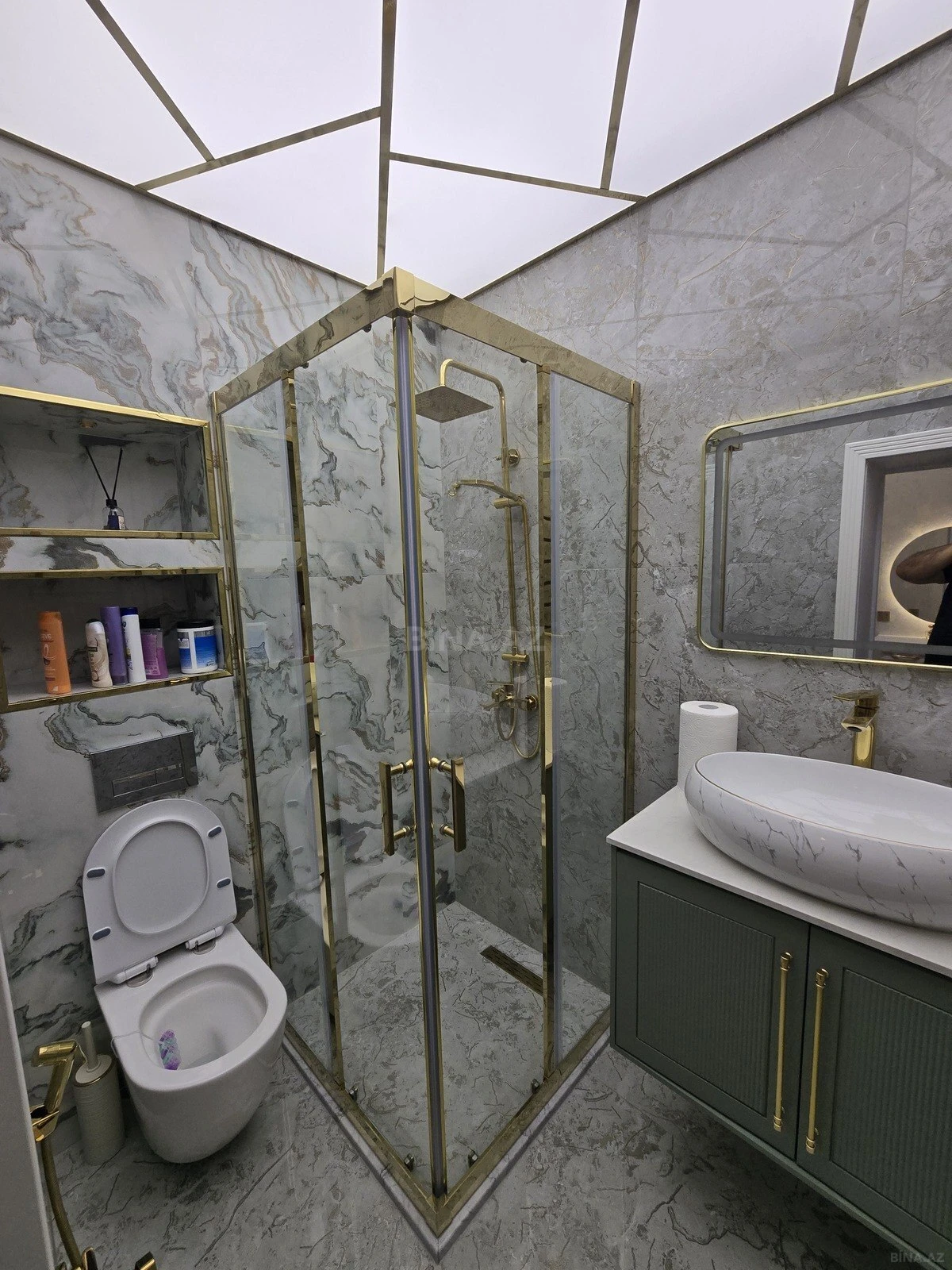 Satılır 3 otaqlı mənzil 160 m²