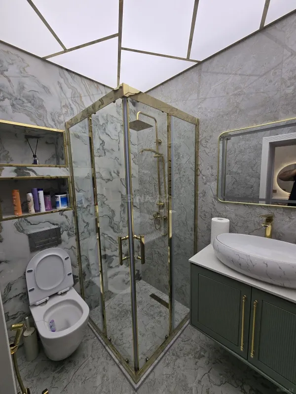 Satılır 3 otaqlı mənzil 160 m²