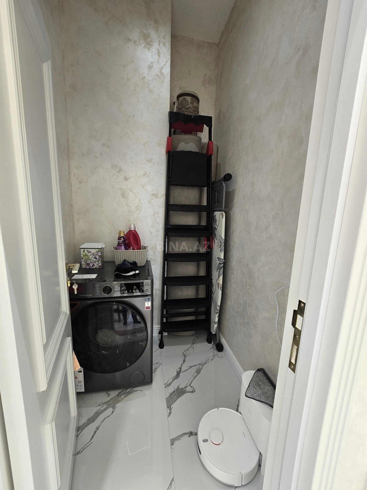 Satılır 3 otaqlı mənzil 160 m²