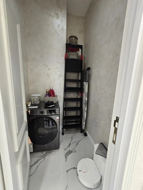 Satılır 3 otaqlı mənzil 160 m²