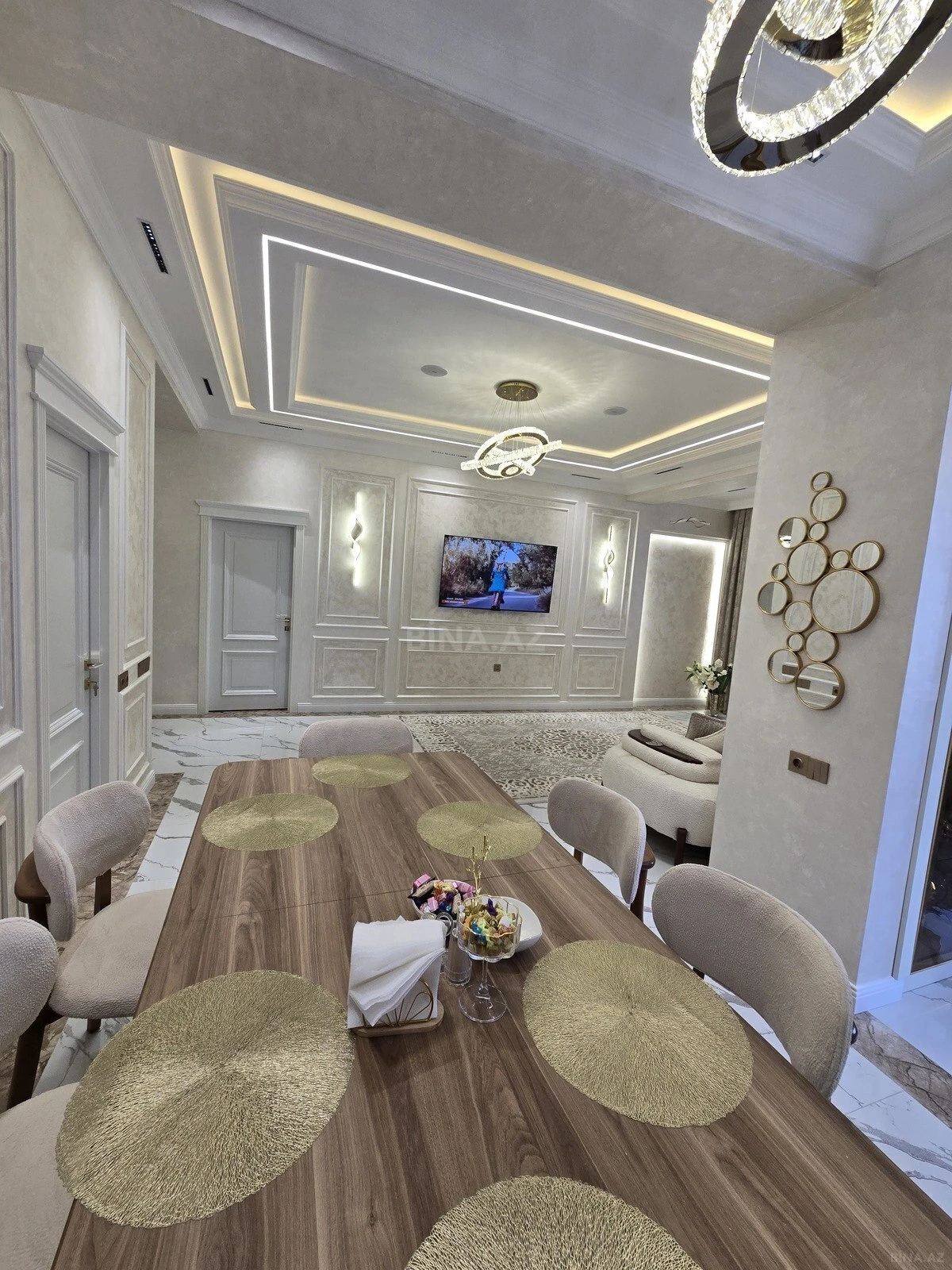 Satılır 3 otaqlı mənzil 160 m²