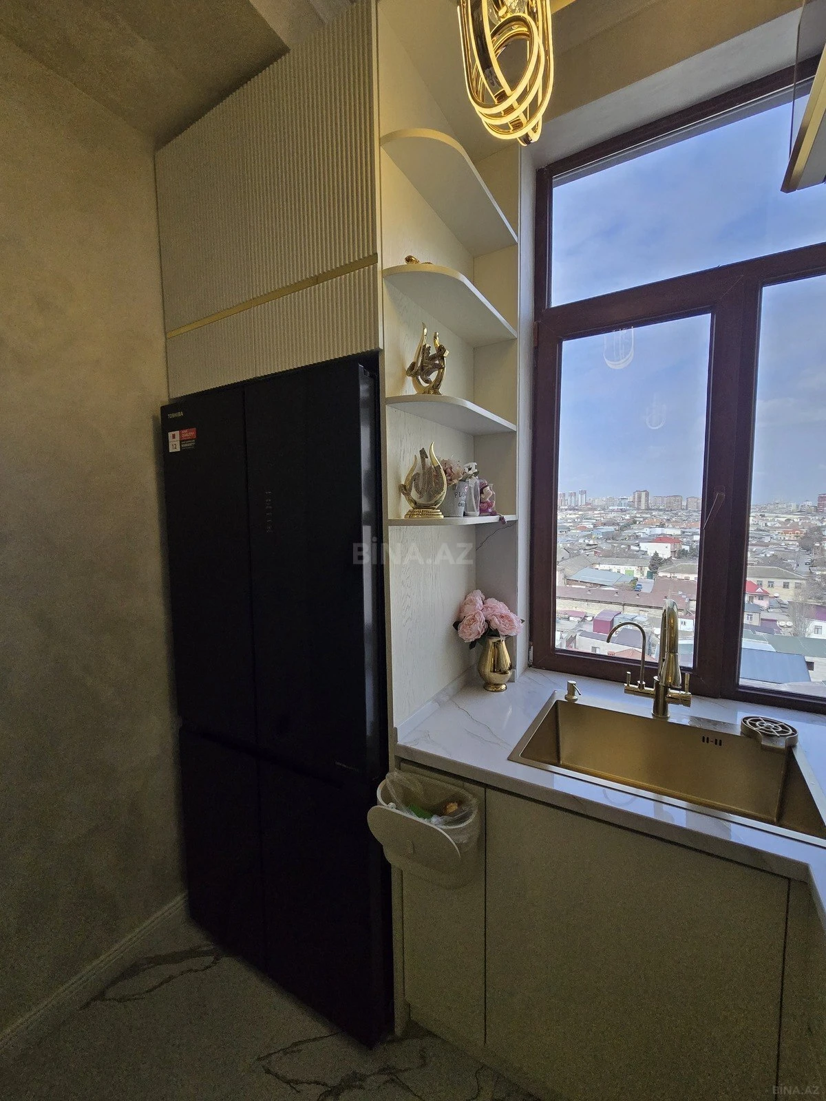Satılır 3 otaqlı mənzil 160 m²