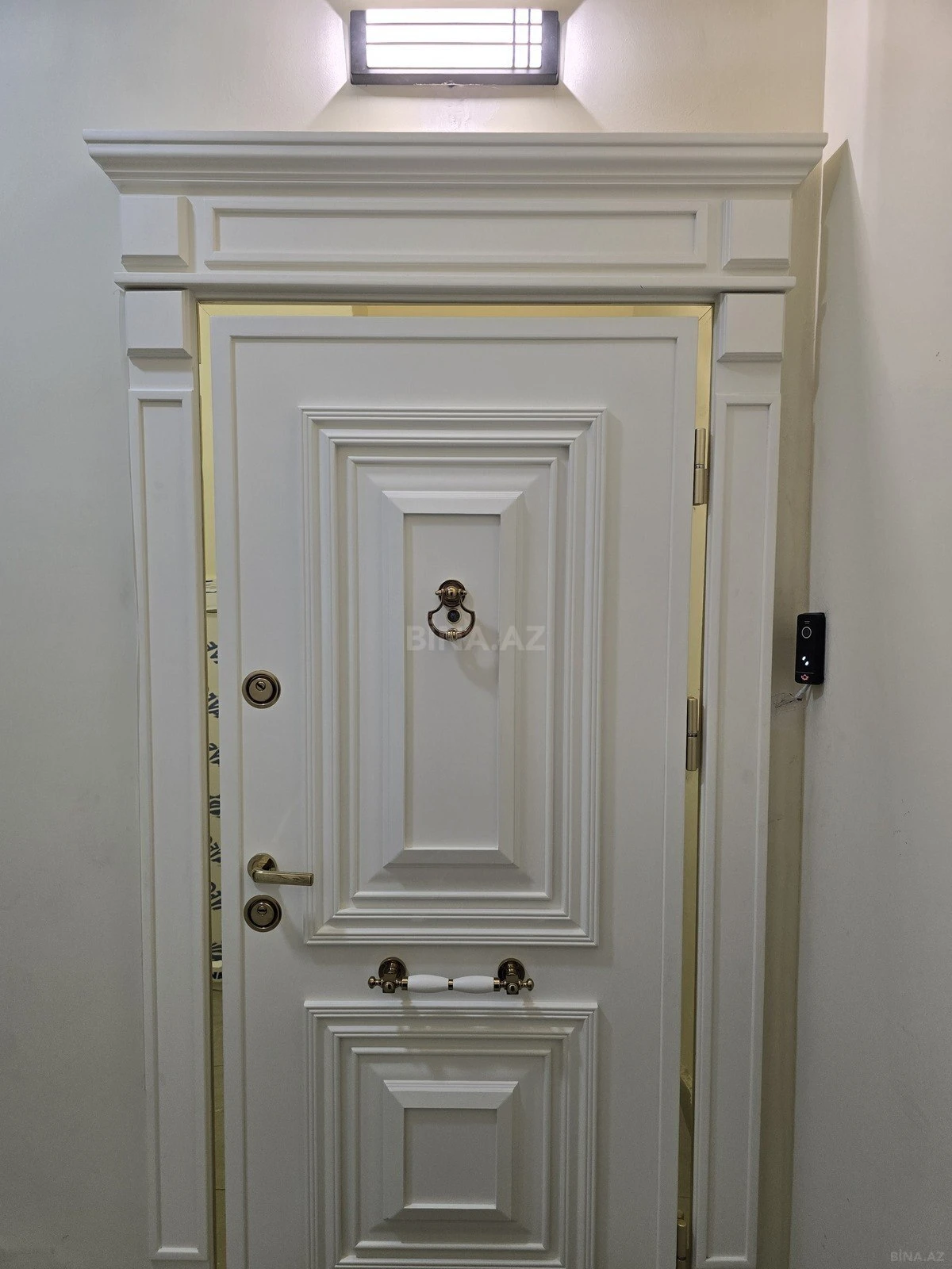 Satılır 3 otaqlı mənzil 160 m²