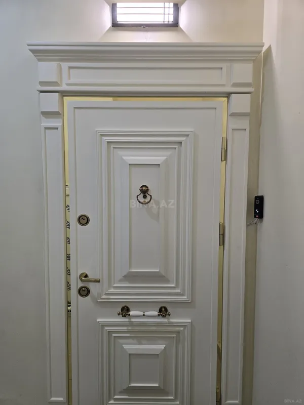 Satılır 3 otaqlı mənzil 160 m²