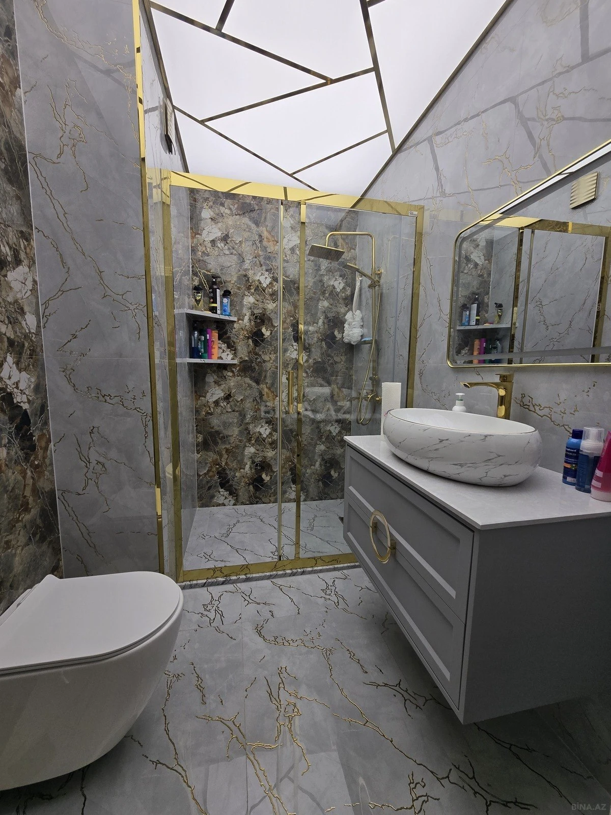 Satılır 3 otaqlı mənzil 160 m²