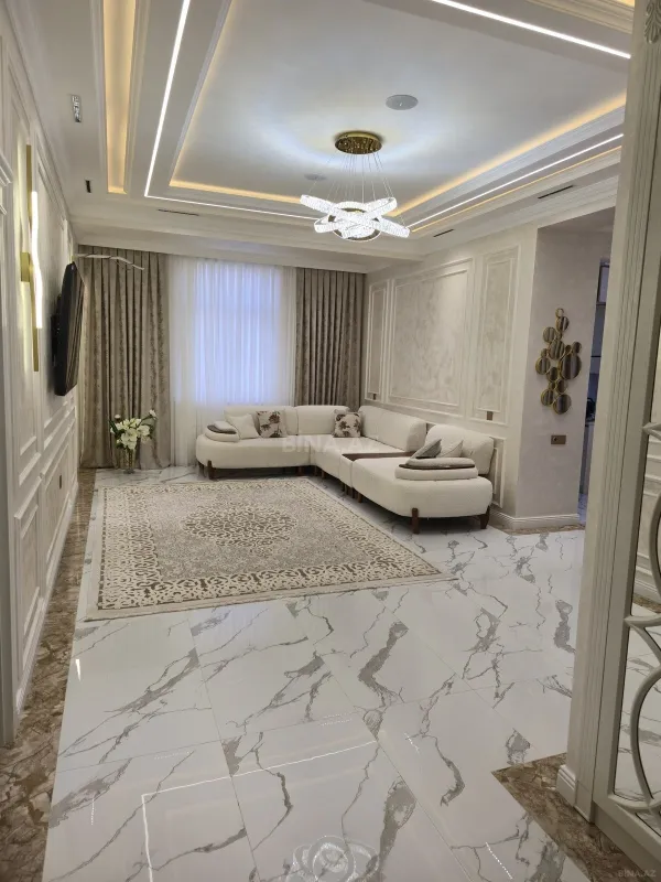 Satılır 3 otaqlı mənzil 160 m²