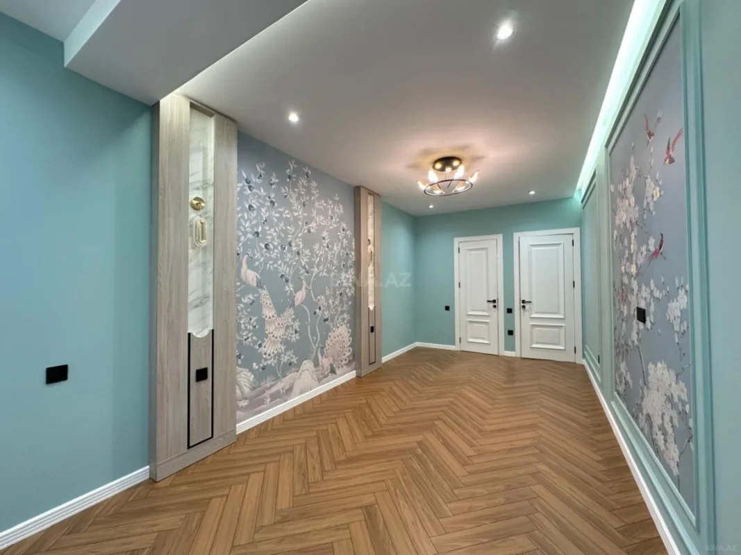 Satılır 4 otaqlı mənzil 140 m²