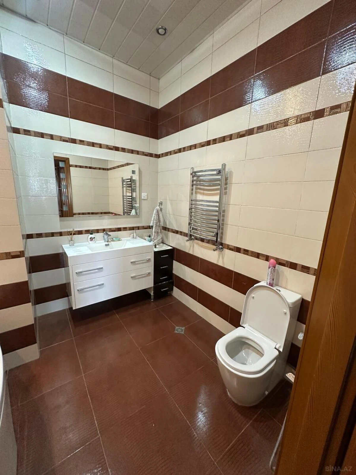 Satılır 4 otaqlı mənzil 190 m²