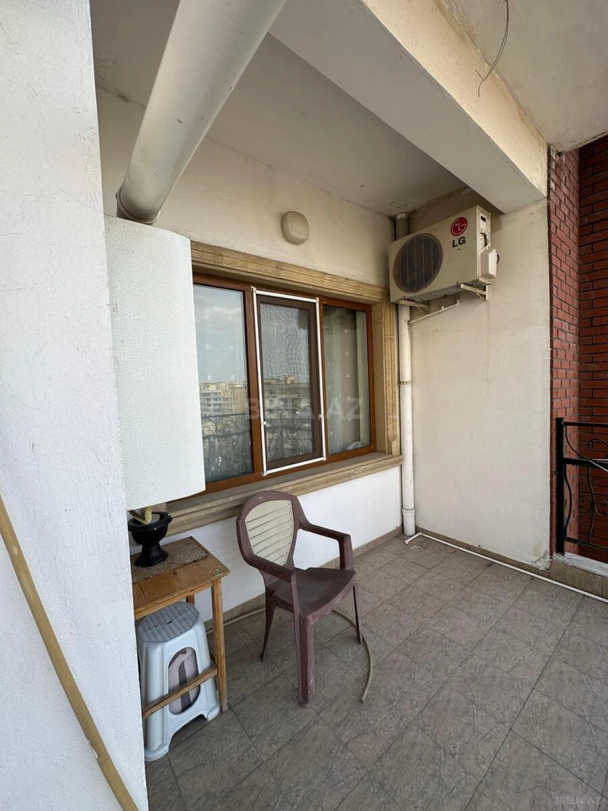 Satılır 4 otaqlı mənzil 190 m²