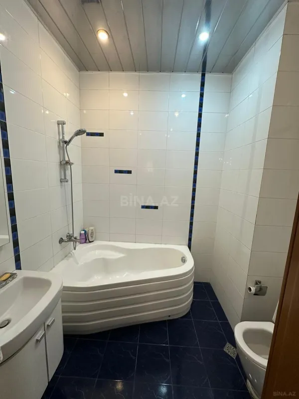 Satılır 4 otaqlı mənzil 190 m²