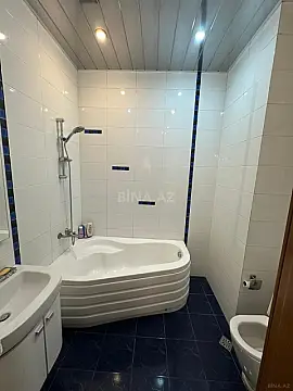 Satılır 4 otaqlı mənzil 190 m²