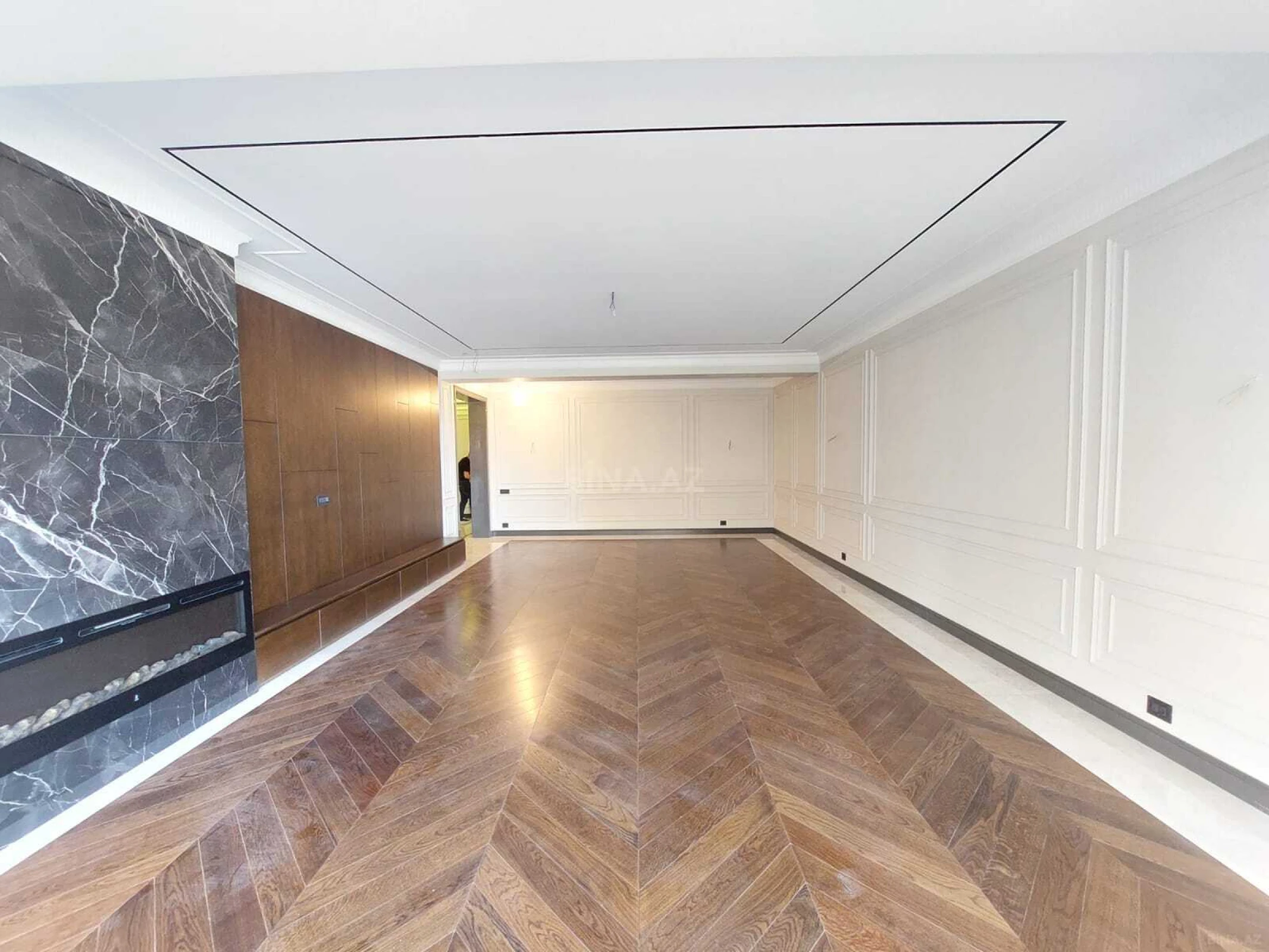 Satılır 4 otaqlı mənzil 225 m²
