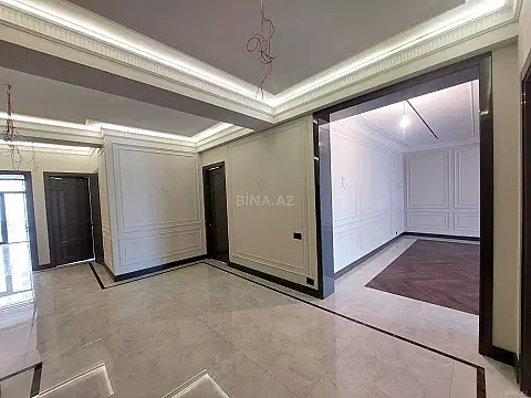 Satılır 4 otaqlı mənzil 225 m²