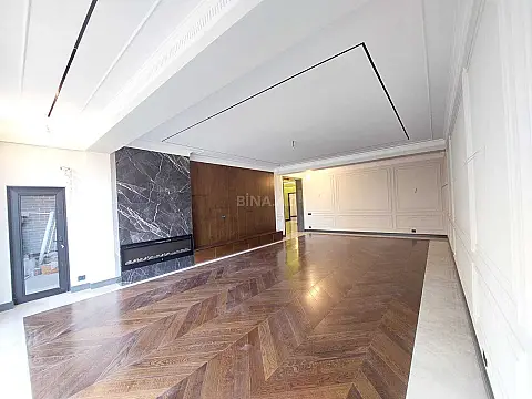 Satılır 4 otaqlı mənzil 225 m²