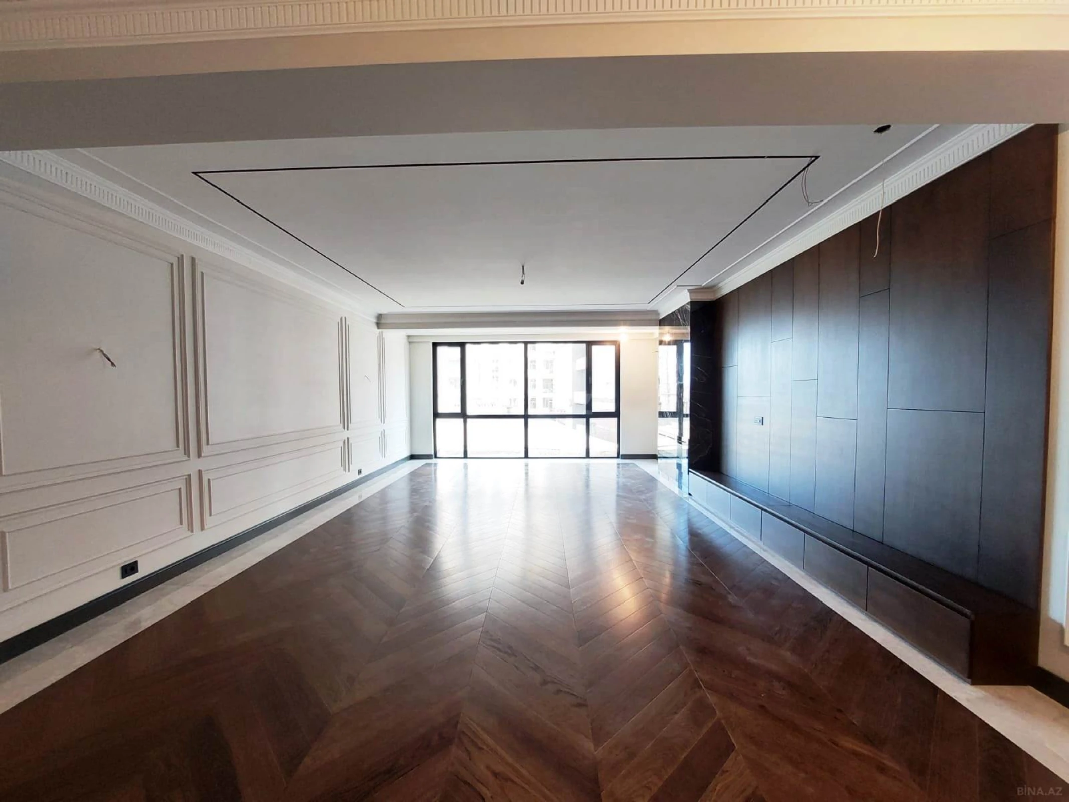 Satılır 4 otaqlı mənzil 225 m²