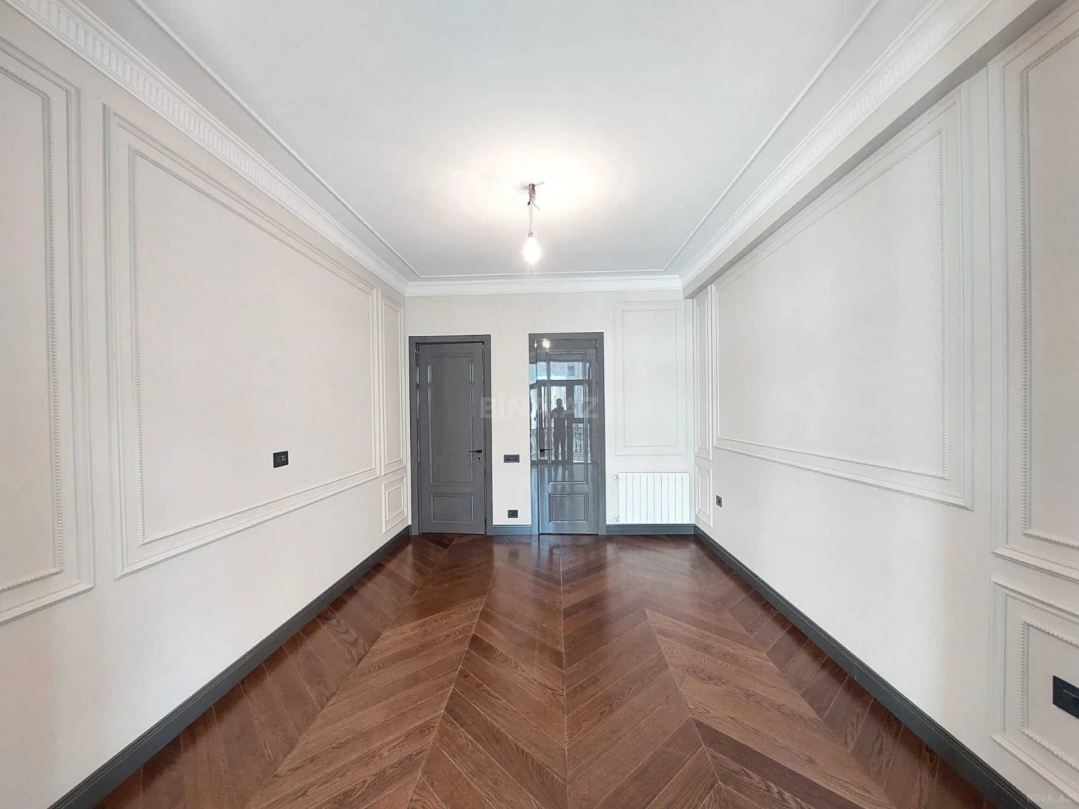 Satılır 4 otaqlı mənzil 225 m²