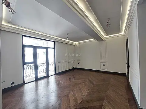 Satılır 4 otaqlı mənzil 225 m²