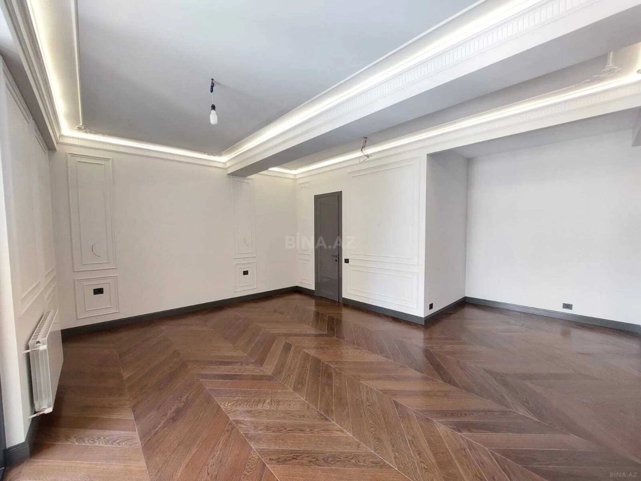 Satılır 4 otaqlı mənzil 225 m²