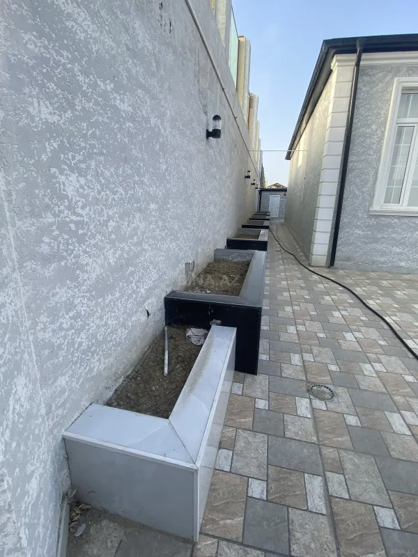 Satılır 4 otaqlı həyət evi 175 m²