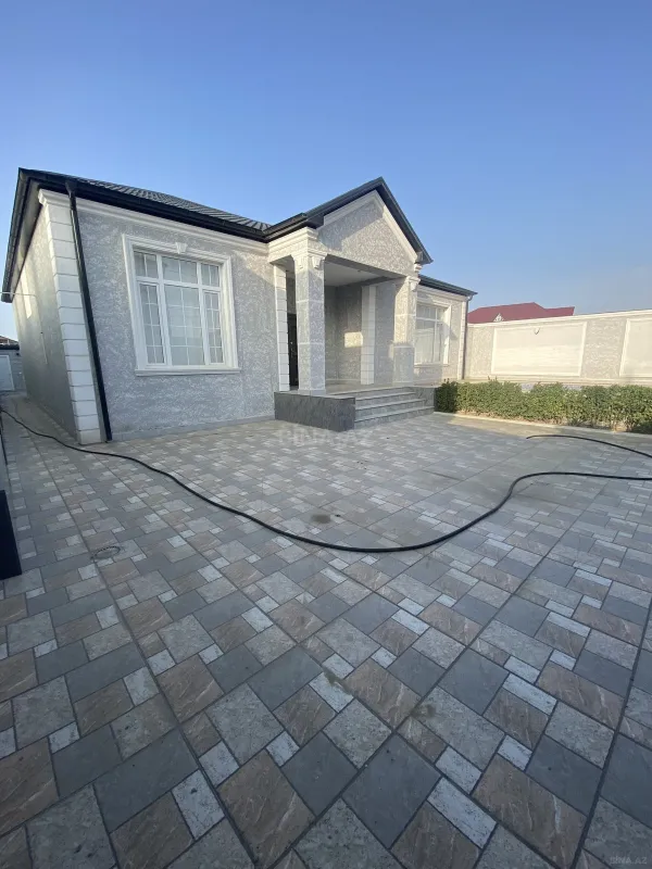 Satılır 4 otaqlı həyət evi 175 m²