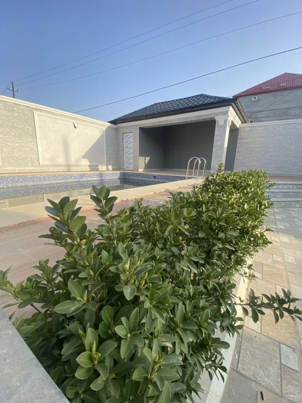 Satılır 4 otaqlı həyət evi 175 m²