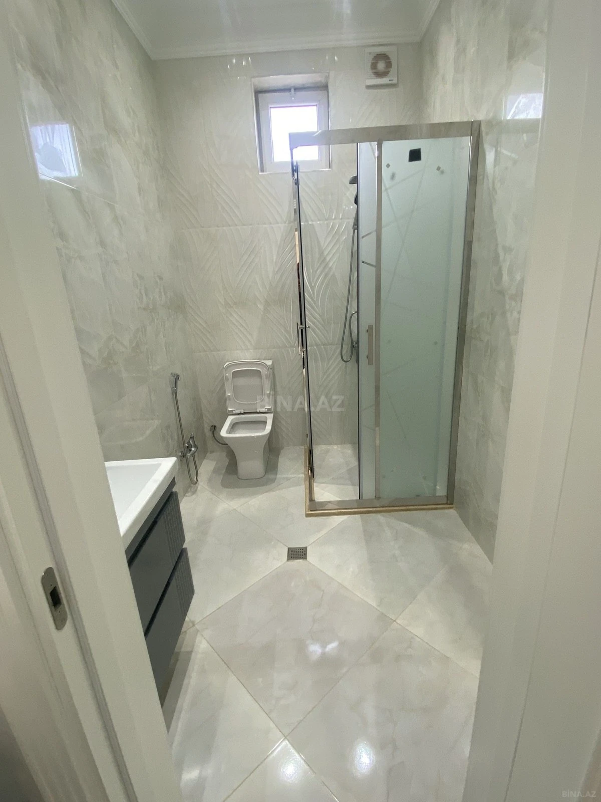 Satılır 4 otaqlı həyət evi 175 m²