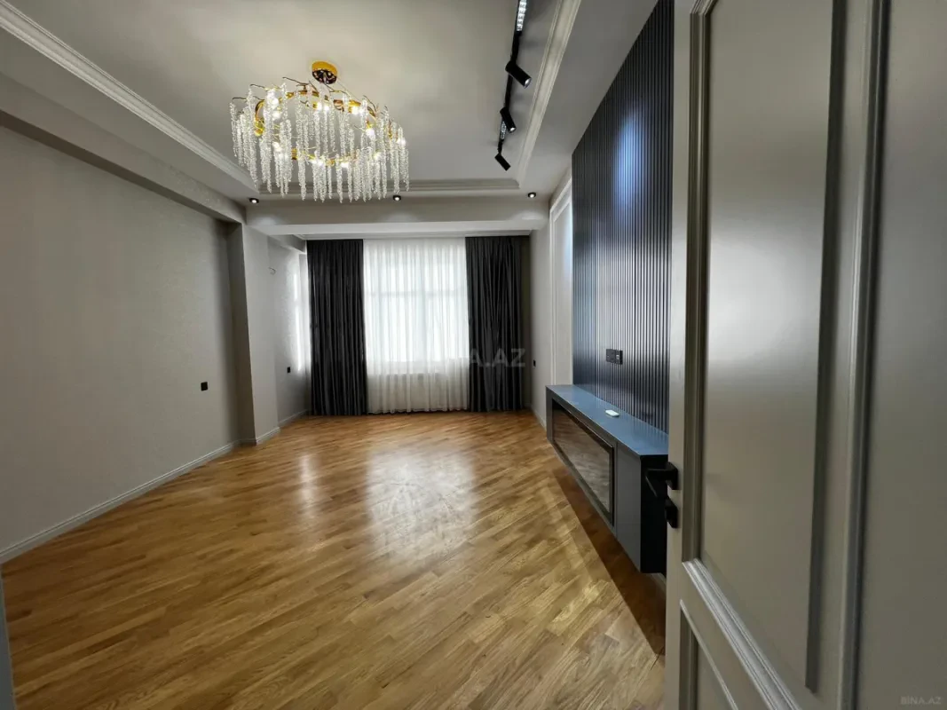 Satılır 4 otaqlı mənzil 133 m²