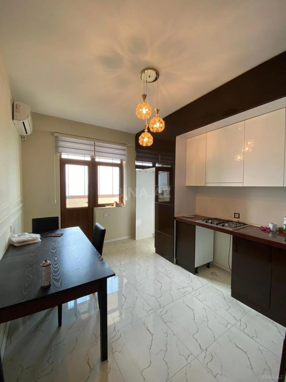 Kirayə verilir 3 otaqlı mənzil 160 m²