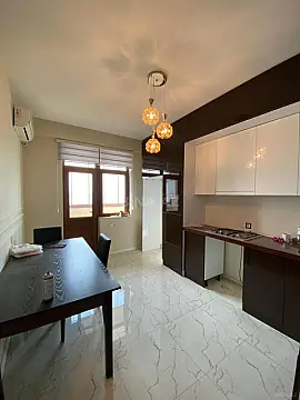 Kirayə verilir 3 otaqlı mənzil 160 m²