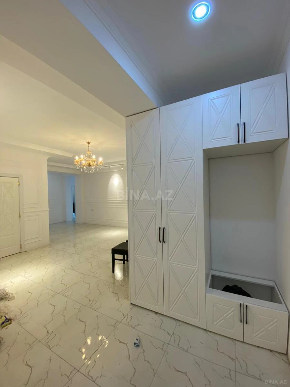 Kirayə verilir 3 otaqlı mənzil 160 m²