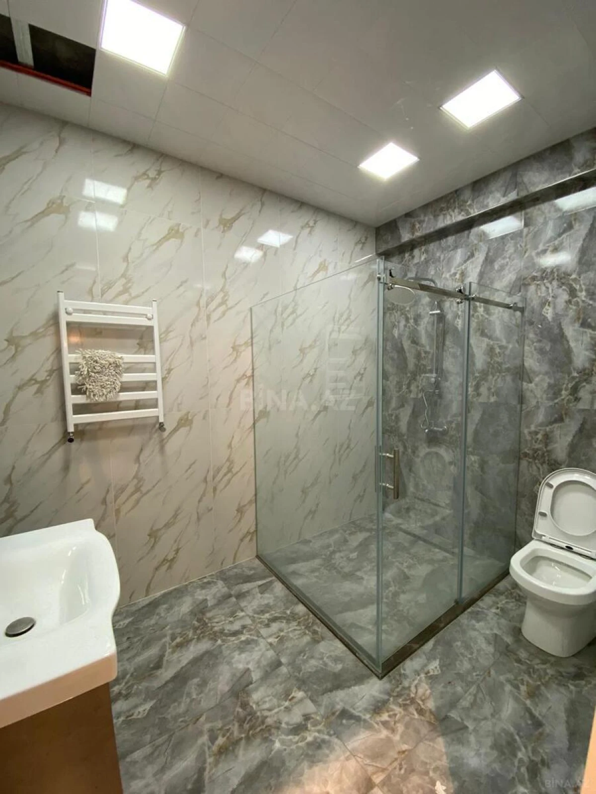 Kirayə verilir 3 otaqlı mənzil 160 m²