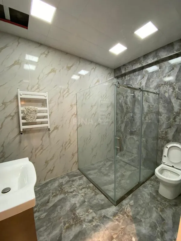 Kirayə verilir 3 otaqlı mənzil 160 m²