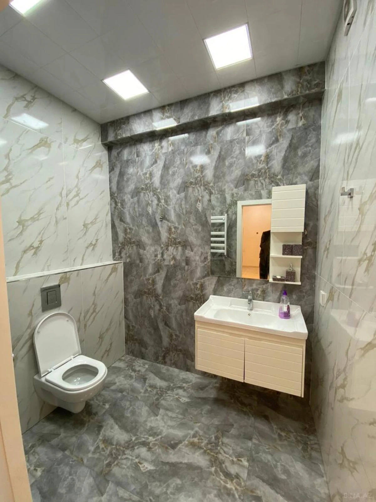 Kirayə verilir 3 otaqlı mənzil 160 m²