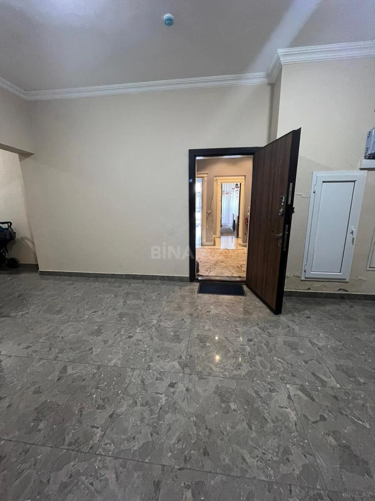 Satılır 3 otaqlı mənzil 95 m²