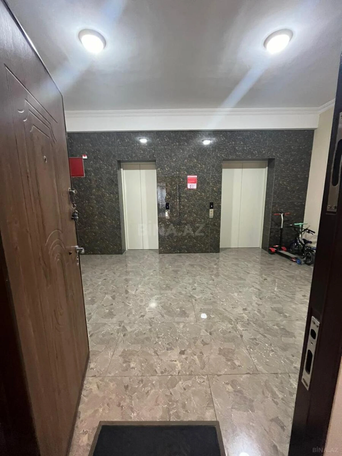 Satılır 3 otaqlı mənzil 95 m²