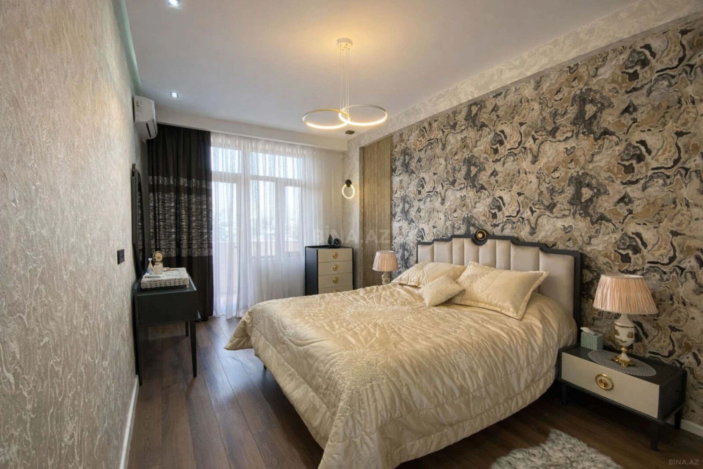 Satılır 2 otaqlı mənzil 65 m²