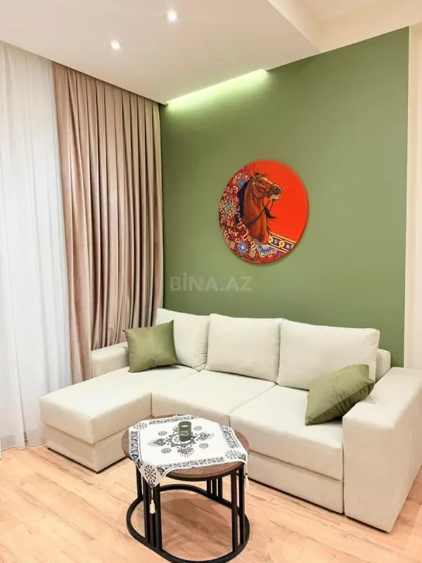 Kirayə verilir 4 otaqlı mənzil 140 m²
