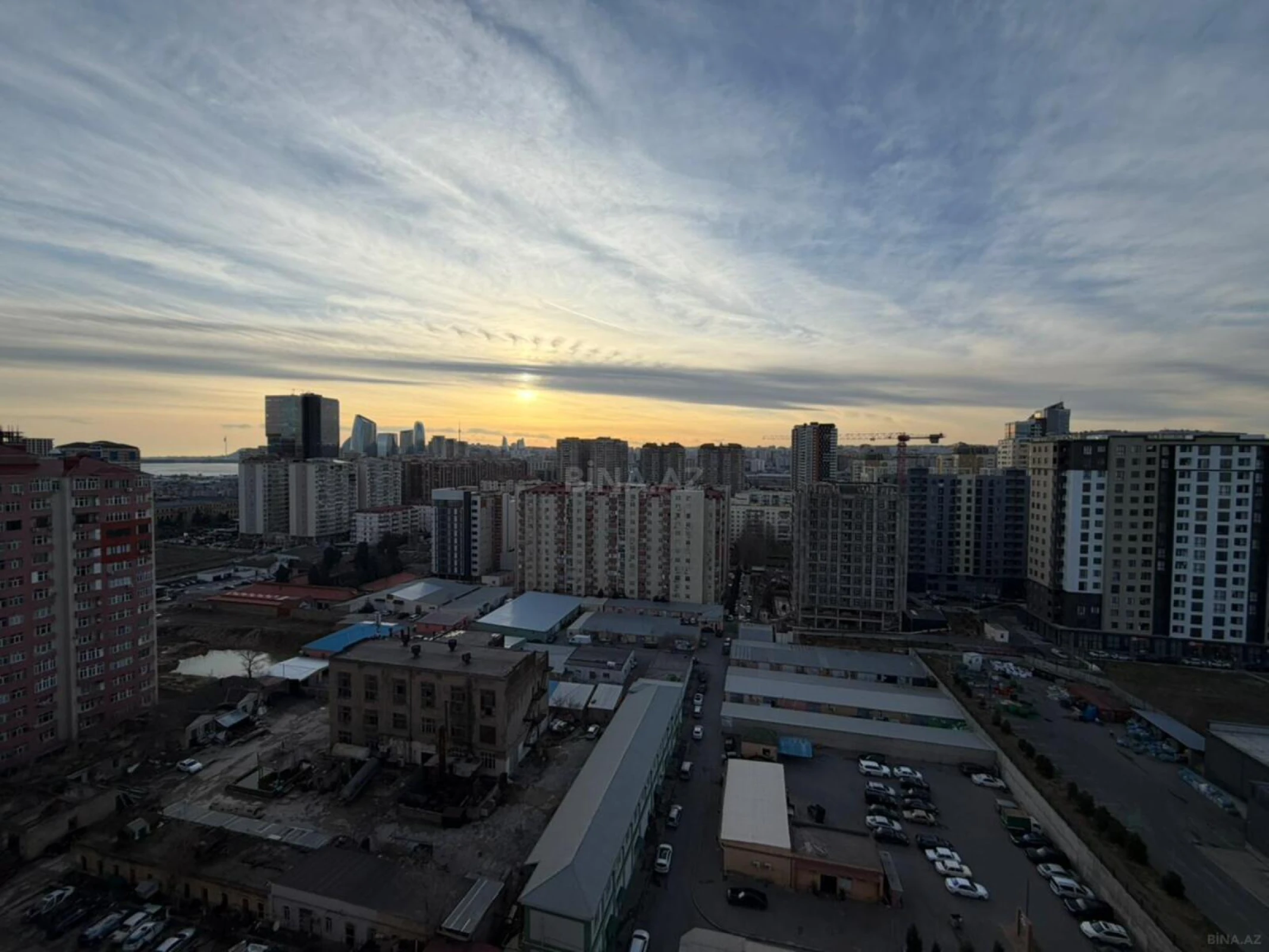 Satılır 2 otaqlı mənzil 66 m²