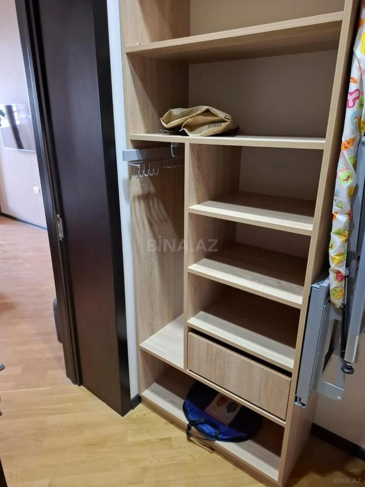 Satılır 3 otaqlı mənzil 156 m²