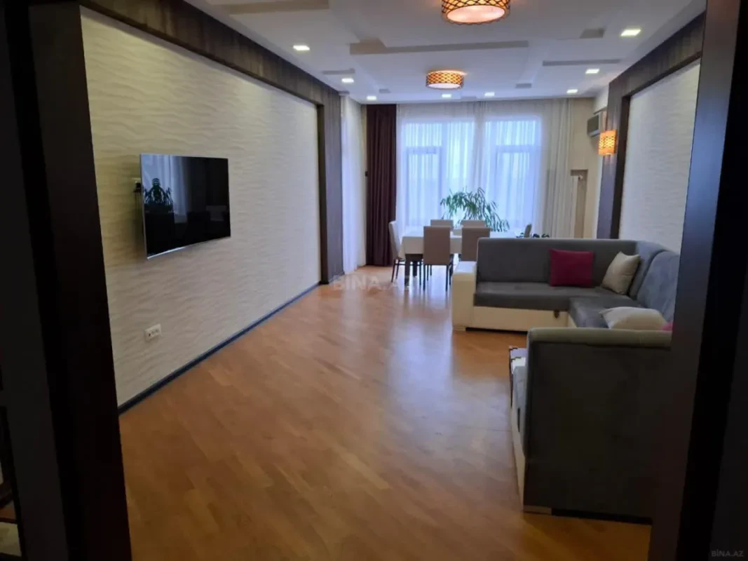 Satılır 3 otaqlı mənzil 156 m²