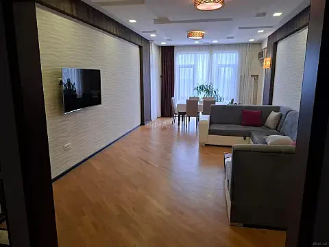Satılır 3 otaqlı mənzil 156 m²