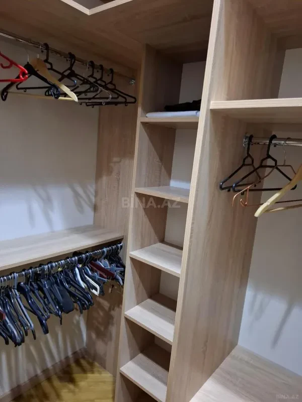 Satılır 3 otaqlı mənzil 156 m²