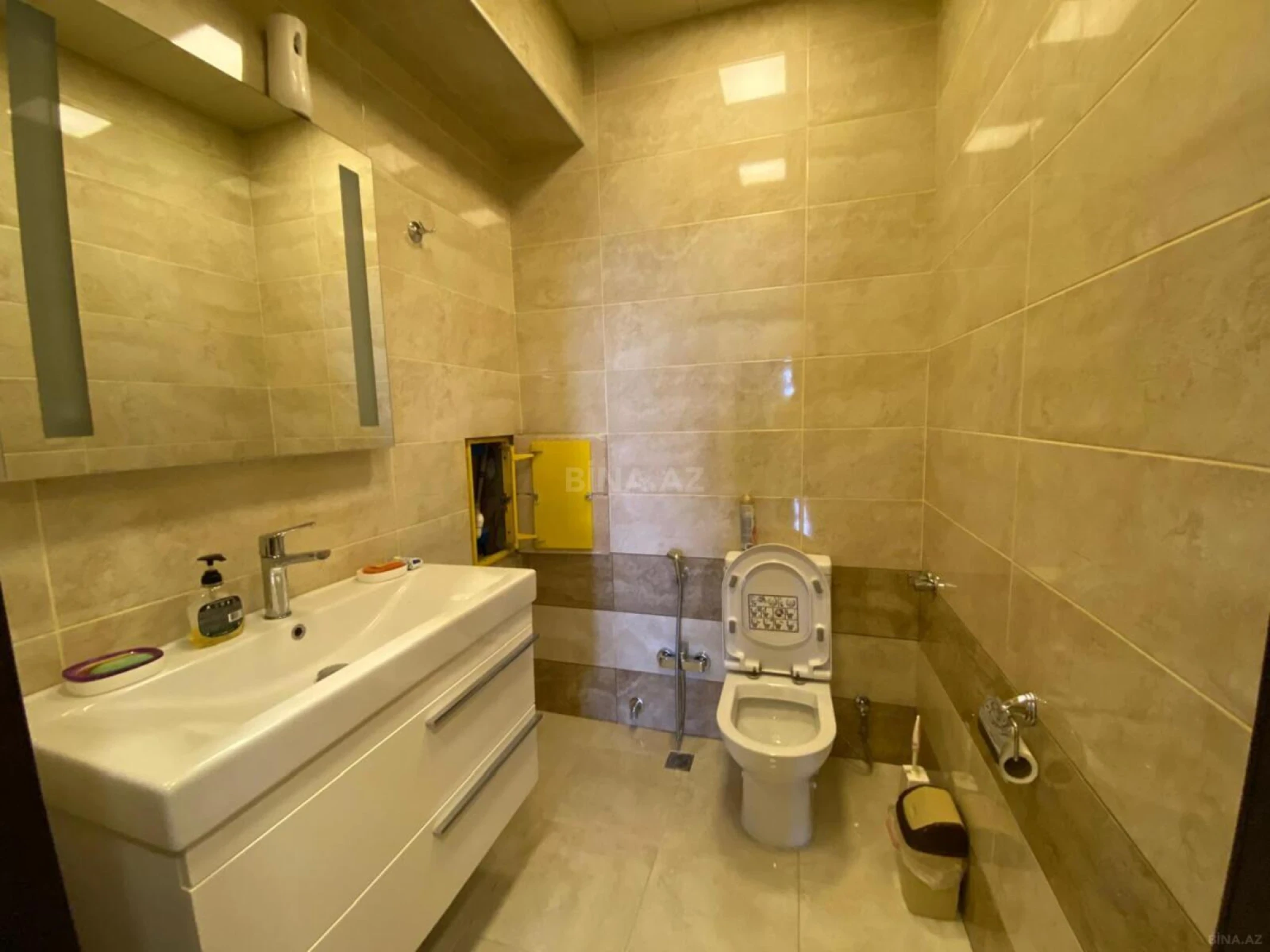 Satılır 3 otaqlı mənzil 156 m²