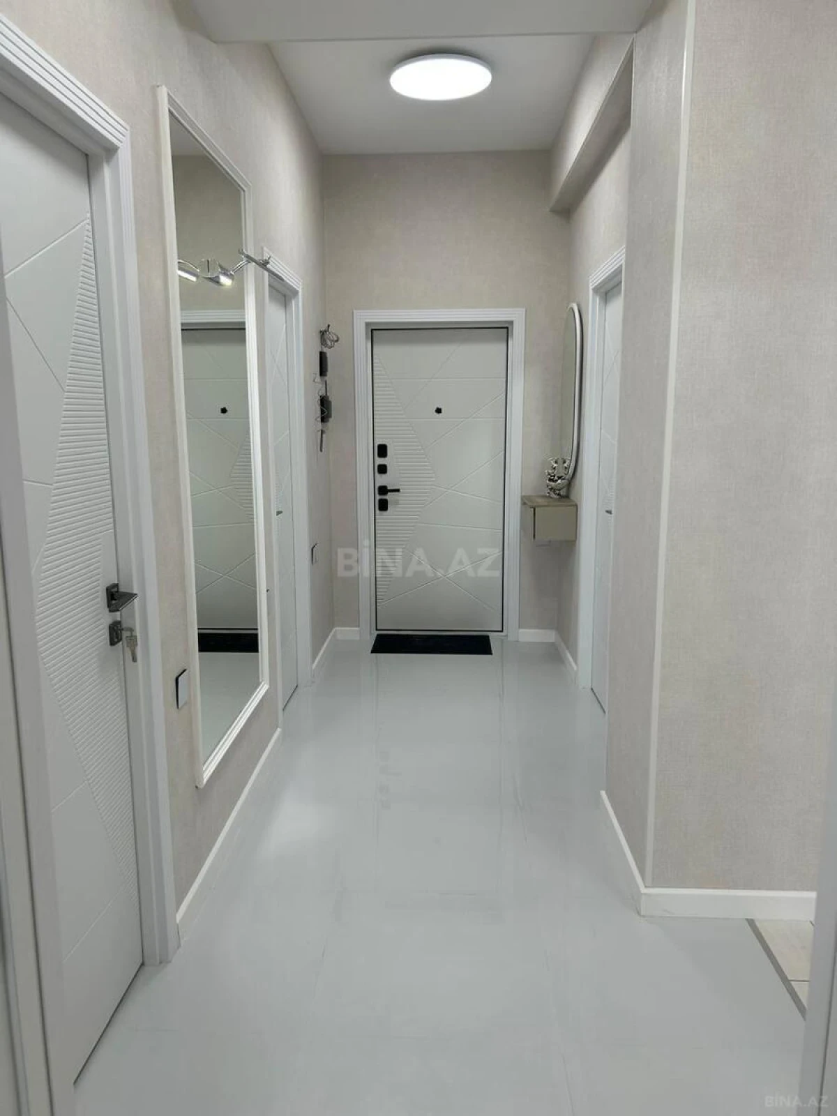 Satılır 2 otaqlı mənzil 72 m²