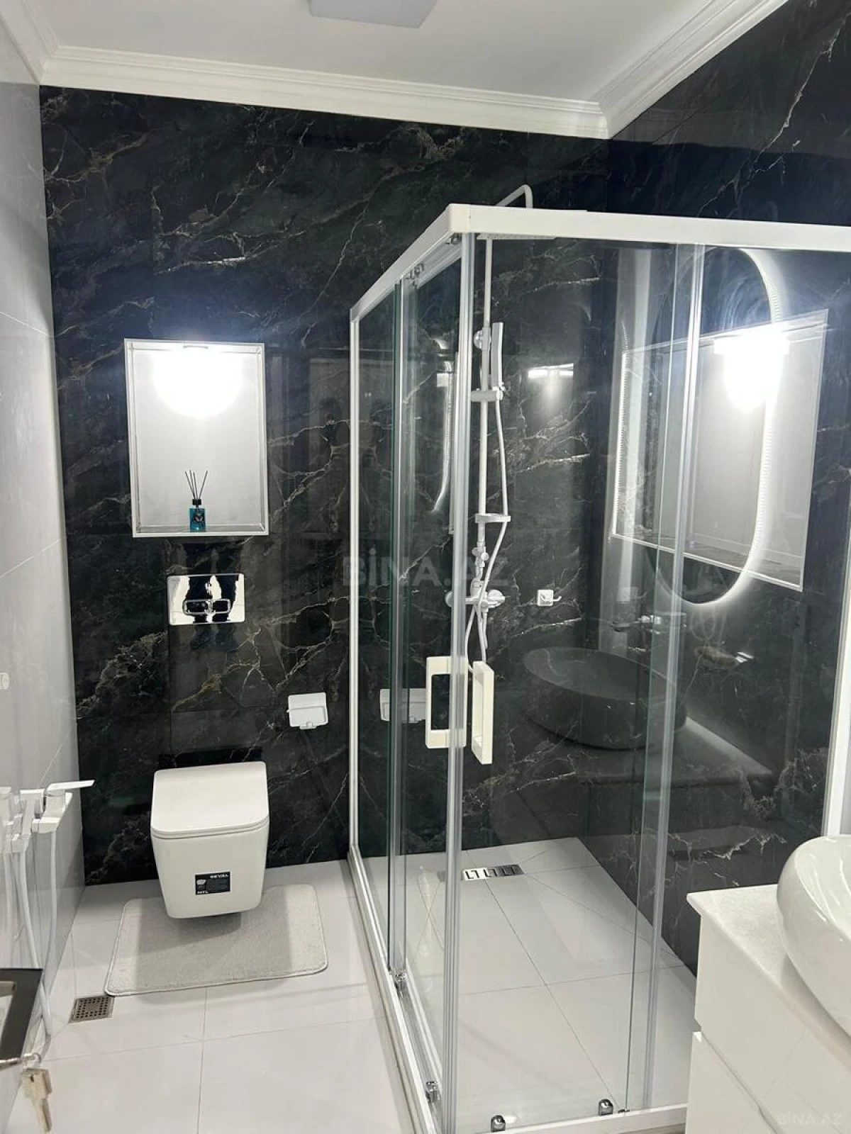 Satılır 2 otaqlı mənzil 72 m²