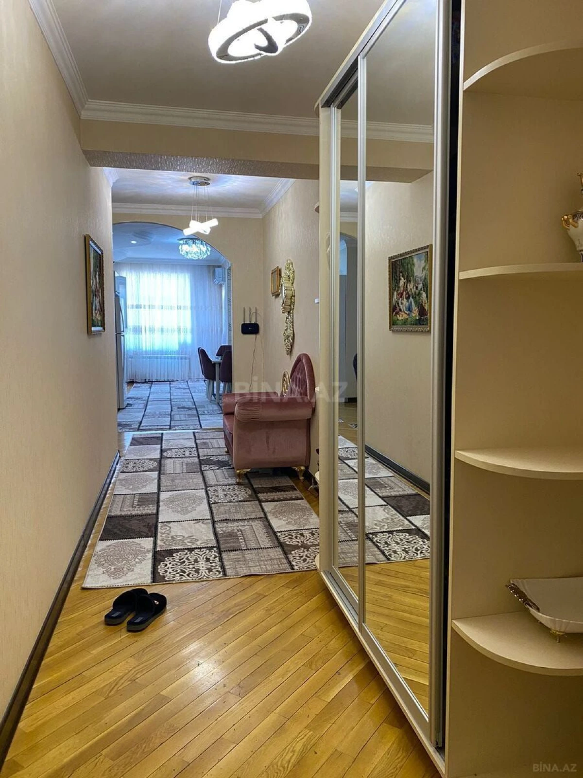 Satılır 4 otaqlı mənzil 135 m²