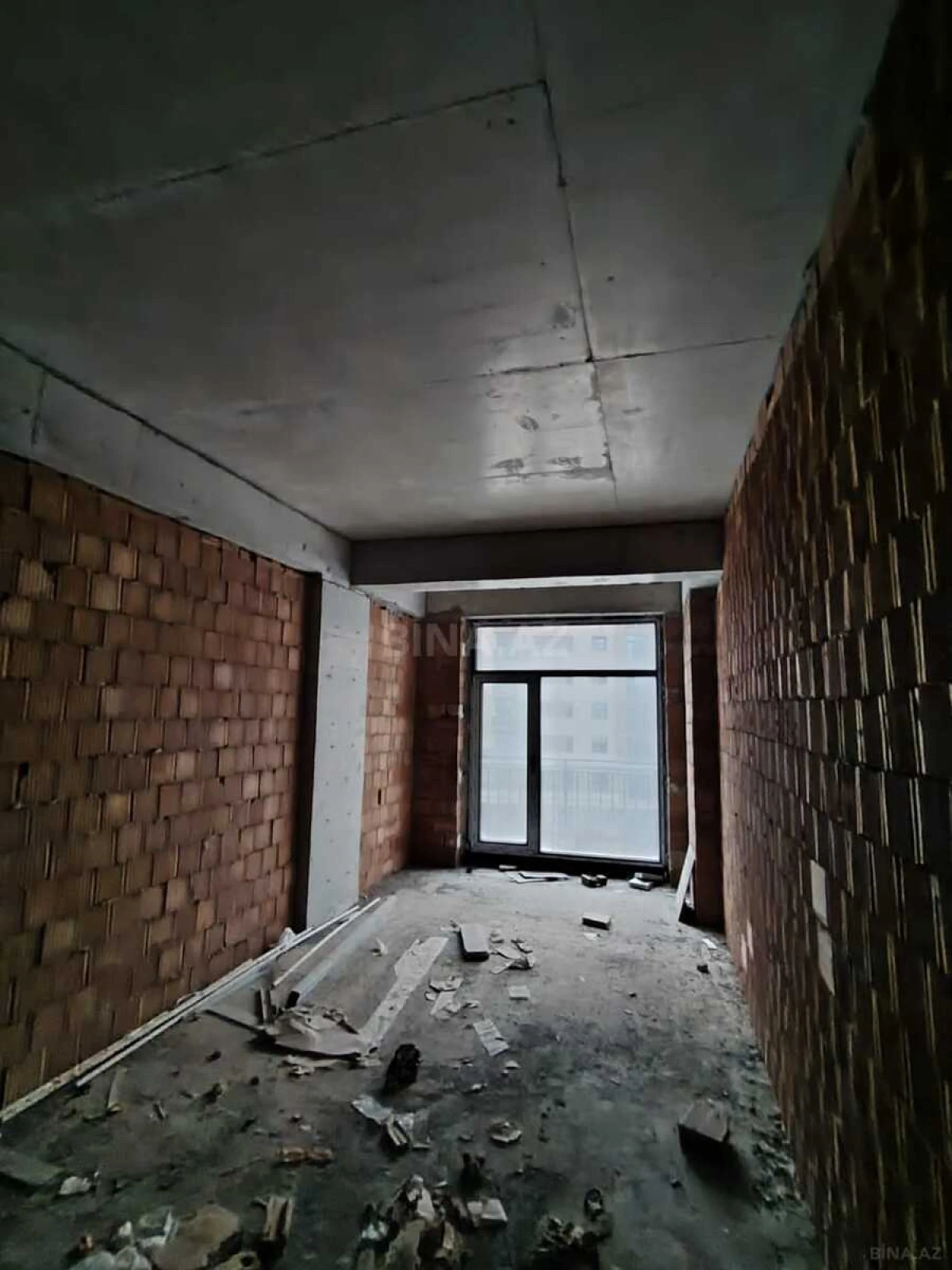 Satılır 4 otaqlı mənzil 157.5 m²